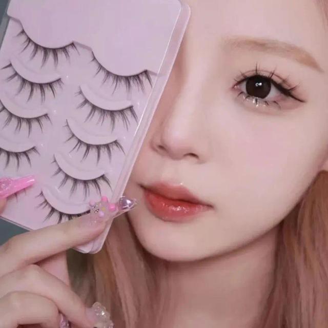 5 pairs of natural 3D thick and fluffy false eyelashes, false soft, portable, eyelids curved, handmade eyelashes one-piece A6W9 on Productcaster.