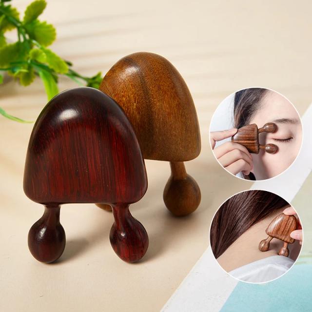 1Pc Green Sandalwood Facial Massage Comb Wooden Handle Piece Green Sandalwood Eye Massage Small Snail Comb on Productcaster.