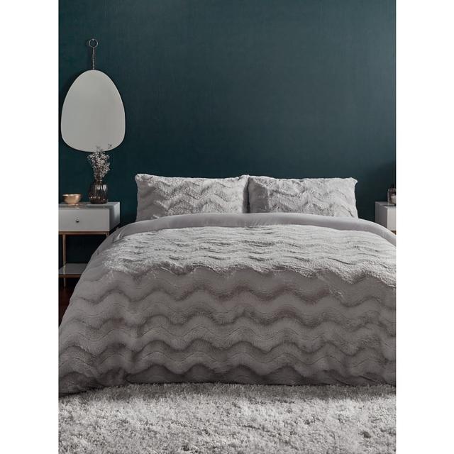 Silentnight Faux Fur Duvet Set Silver on Productcaster.