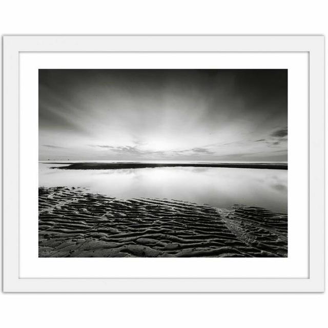 Gerahmter Fotodruck Wavy Sea Shore ModernMoments Größe: 40 cm H x 50 cm B x 3 cm T on Productcaster.