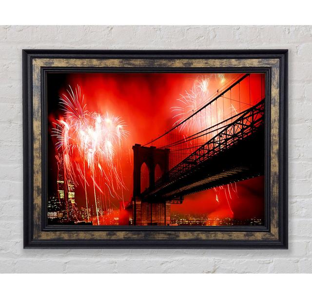 Brooklyn Bridge Feuerwerk - Einzelner Bilderrahmen Kunstdrucke Bright Star Größe: 84,1 cm H x 142,2 cm B x 8 cm T on Productcaster.