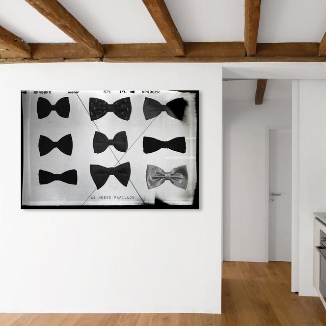 'LNoeud Papillon' Graphic Art on Wrapped Canvas East Urban Home Size: 50.8 cm H x 76.2 cm W on Productcaster.