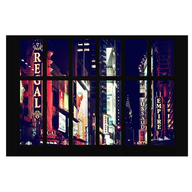 Window View of Times Square at Night Semi-Gloss Wallpaper Roll East Urban Home Size: 3.36m x 225cm, Materialqualität: Premium (150g/m²) on Productcaster.