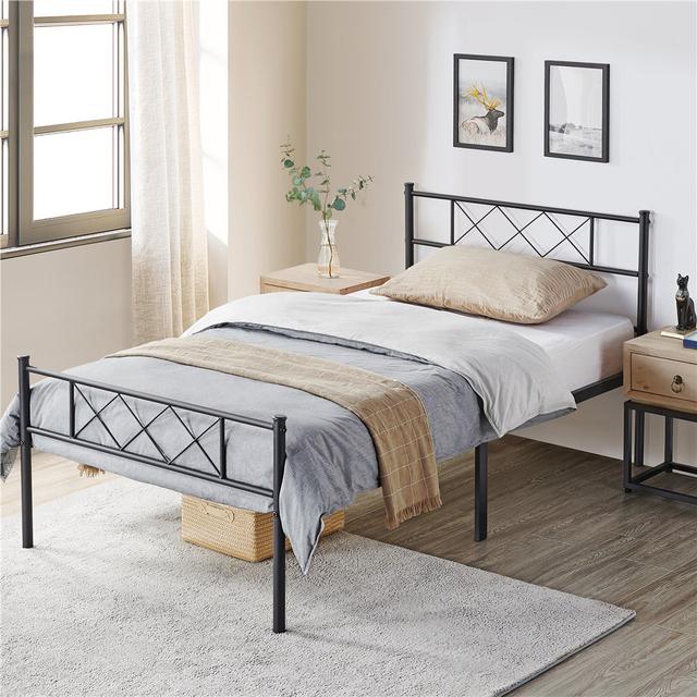 Bed Frame Yaheetech Colour: Black, Size: Single (3') on Productcaster.