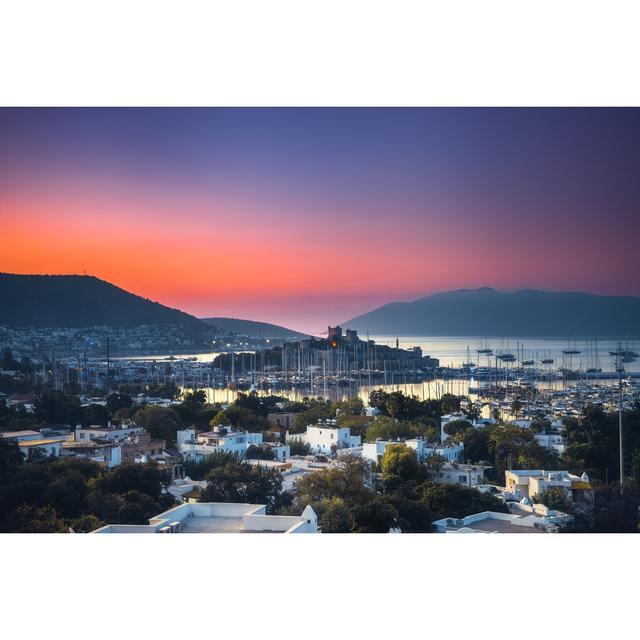 Blick auf den Sonnenuntergang von Bodrum by Serts - Drucken 17 Stories Größe: 81cm H x 122cm B on Productcaster.