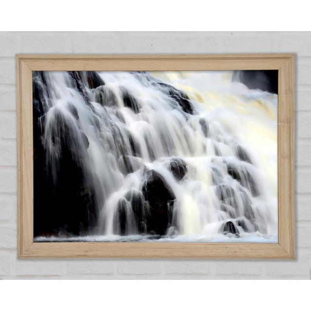 Rauschender Wasserfall Felsen - Einzelner Bilderrahmen Kunstdrucke Union Rustic Größe: 42 cm H x 59,7 cm B x 1,5 cm T on Productcaster.