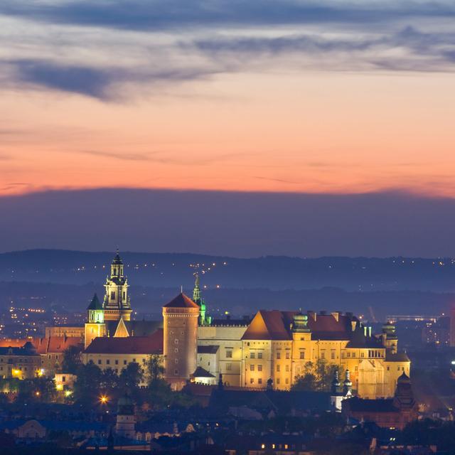 Krakau Nachtansicht von Dziewul - Kunstdrucke auf Leinwand 17 Stories Größe: 40 cm H x 40 cm B x 1,8 cm T on Productcaster.