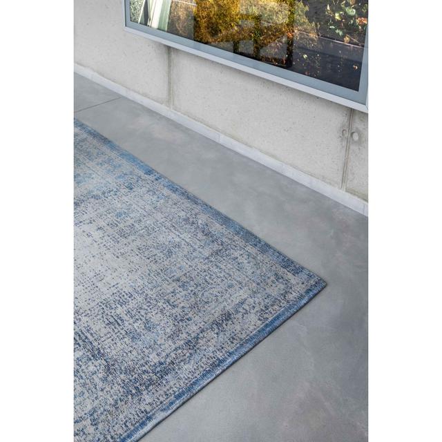 Teppich in Grau/Jeansblau Louis de Poortere Teppichgröße: Rechteckig 240 x 340 cm on Productcaster.