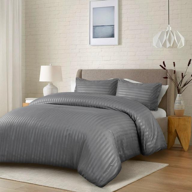 Noso Microfiber Duvet Cover Set Set 17 Stories Colour: Light Gray, Size: Kingsize on Productcaster.