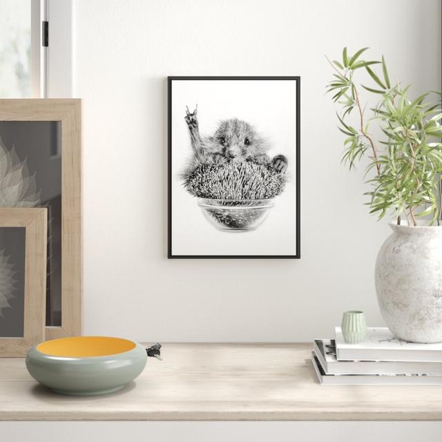 Gerahmter Fotodruck "Igel in einer Schale East Urban Home Farbe: Grau/Braun/Blau, Größe: 100 cm H x 70 cm B x 2,4 cm T on Productcaster.