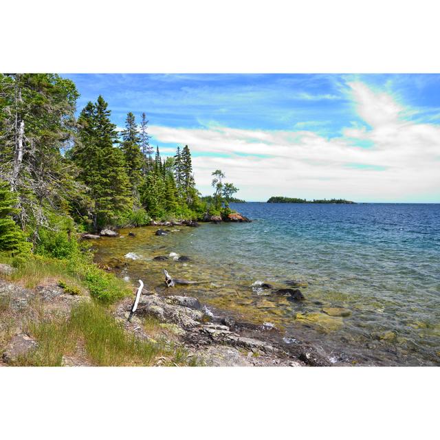 Isle royale coastline House of Hampton Size: 30cm H x 46cm W on Productcaster.