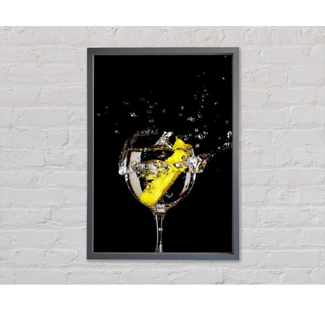 Gin And Tonic Lemon Splash - Einzelner Bilderrahmen Kunstdrucke auf Leinwand Bright Star Größe: 118,9 cm H x 84,1 cm B x 3,3 cm T on Productcaster.