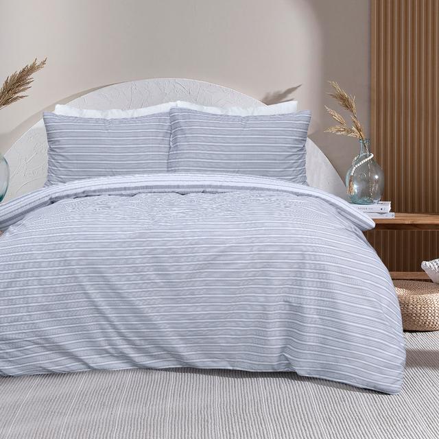 Braylynn Duvet Cover Set Ebern Designs Colour: Navy, Size: Double Duvet Cover + 2 Standard Pillowcases on Productcaster.