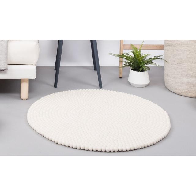 Linéa Hand Knotted Wool Cream Rug Myfelt Size: Round 140cm on Productcaster.