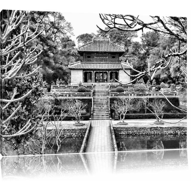 Leinwandbild Chinesischer Tempel in Monochrom East Urban Home Größe: 60 cm H x 80 cm B on Productcaster.