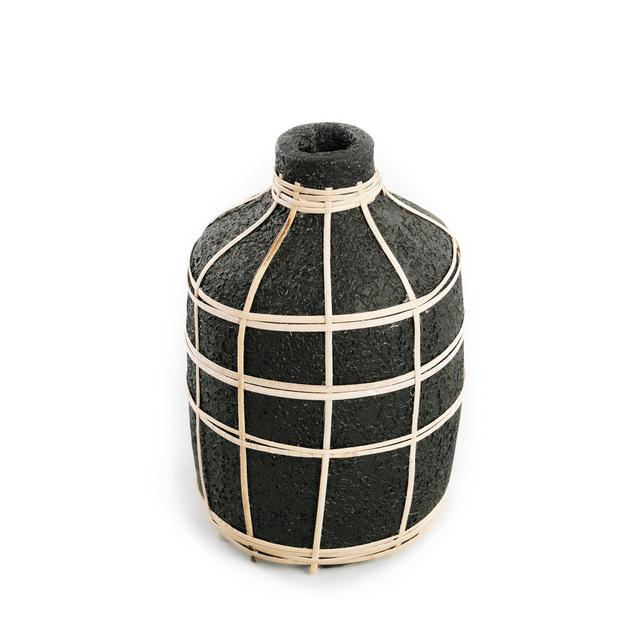 Alkea Table Vase 17 Stories Size: 23cm H x 13cm W x 13cm D, Colour: Black/Natural on Productcaster.