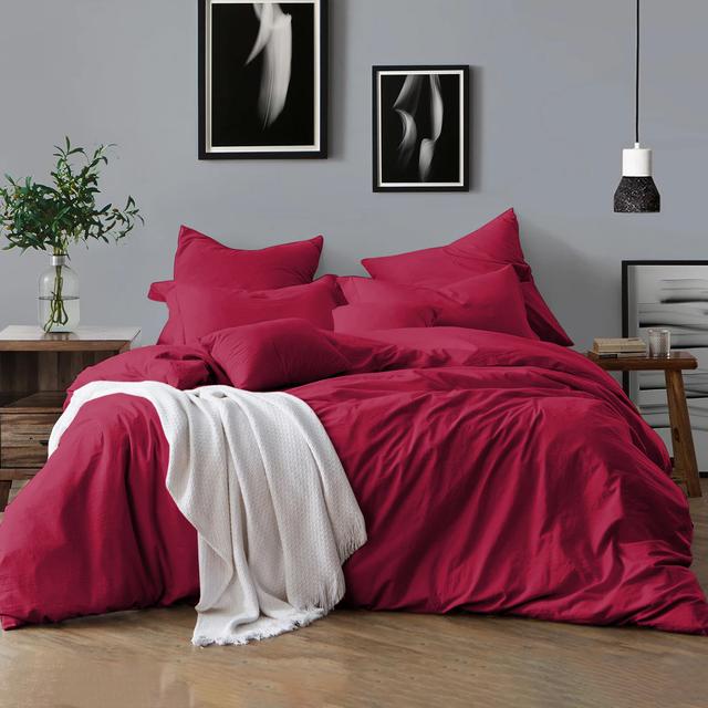 Klarita Duvet Cover Set Latitude Run Size: Kingsize - 2 Pillowcase (50 x 75 cm), Colour: Red on Productcaster.