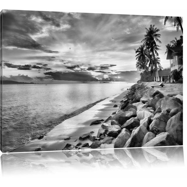 Leinwandbild Wundervolle Strandhütten am Meer in Monochrom East Urban Home Größe: 70 cm H x 100 cm B on Productcaster.