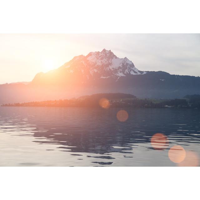 Sonnenuntergang in den Schweizer Alpen Alpen Home Größe: 20 cm H x 30 cm B on Productcaster.