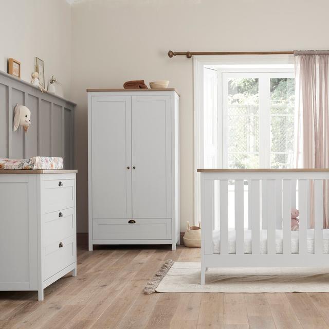 Tutti Bambini Verona 3-Piece Nursery Furniture Room Set Tutti Bambini Colour: White/Oak on Productcaster.