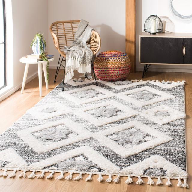 Mathieu Hooked Grey Rug Bloomsbury Market Rug Size: Rectangle 120 x 180cm on Productcaster.