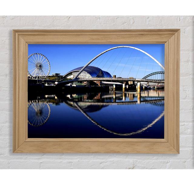 Millennium Bridge Newcastle England - Einzelner Bilderrahmen Kunstdrucke Bright Star Größe: 59,7 cm H x 84,1 cm B x 8 cm T on Productcaster.