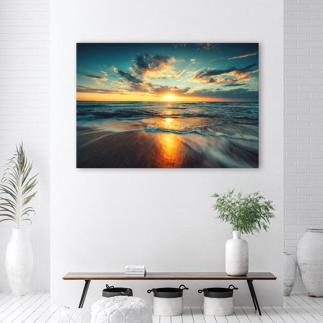 Leinwandbild, Sonnenuntergang Strand Meer House of Hampton Größe: 60cm H x 90cm B on Productcaster.