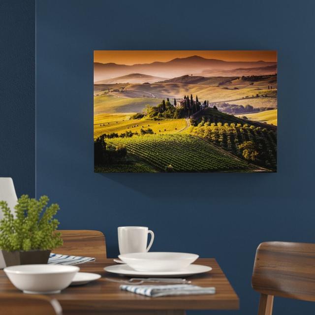 Leinwandbild ,,Wunderschöne Toskana Landschaft B", Fotodruck East Urban Home Größe: 60 cm H x 80 cm B on Productcaster.