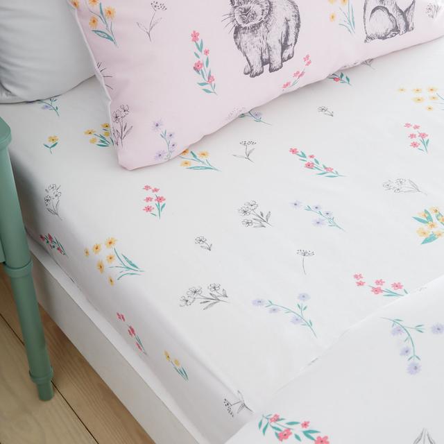 Bunny Tails Ditsy Flowers Fitted Sheet Catherine Lansfield Size: Double (4'6) on Productcaster.