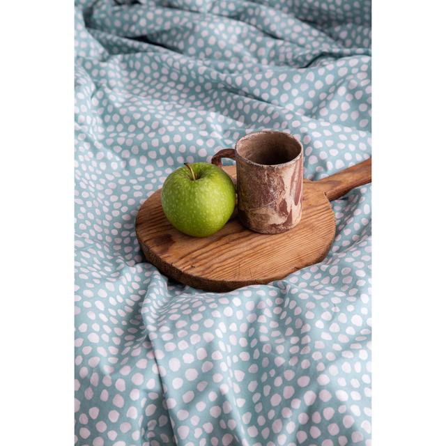 Alekza Percale 200 TC Reversible Duvet Cover Set Marlow Home Co. Colour: Blue, Pattern: Polka Dots, Size: Kingsize - 2 Standard Pillowcases on Productcaster.