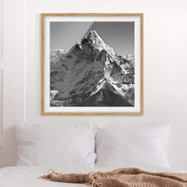 Gerahmtes Papierbild Der Himalaya II East Urban Home Rahmenoptionen: Naturbelassene Eiche, Größe: 70 cm H x 70 cm B on Productcaster.