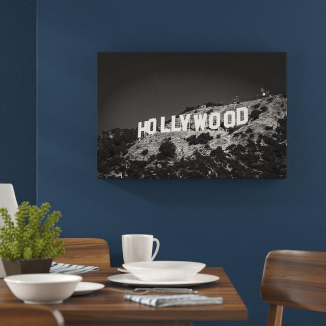 Leinwandbild „Wahrzeichen von Hollywood", Fotodruck East Urban Home Größe: 80 cm H x 120 cm B on Productcaster.