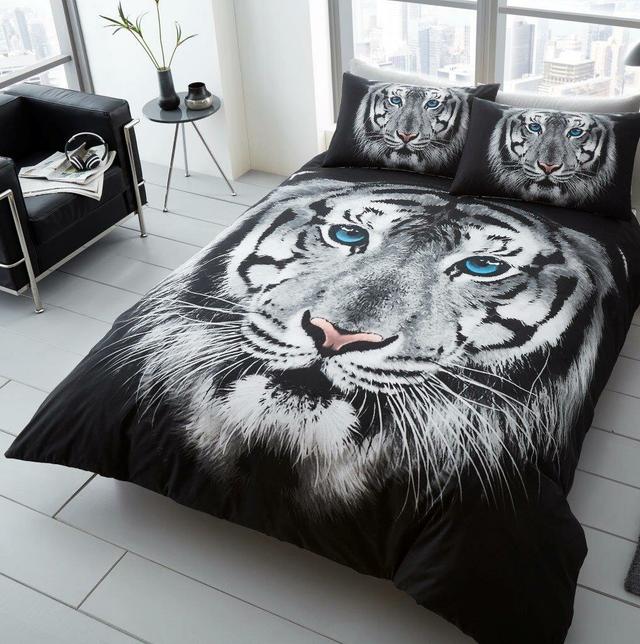 Mcclendon 144 TC Duvet Cover Set Happy Larry Size: Single - 1 Standard Pillowcase, Colour: White on Productcaster.