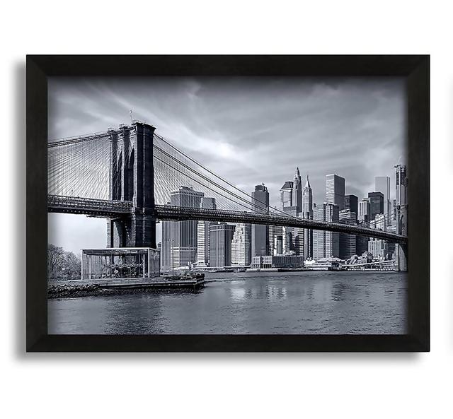 Leinwandbild Bridge over Newyork Ebern Designs Format: Poster mit schwarzem Rahmen, Größe: 42 cm H x 59,7 cm B x 3 cm T on Productcaster.