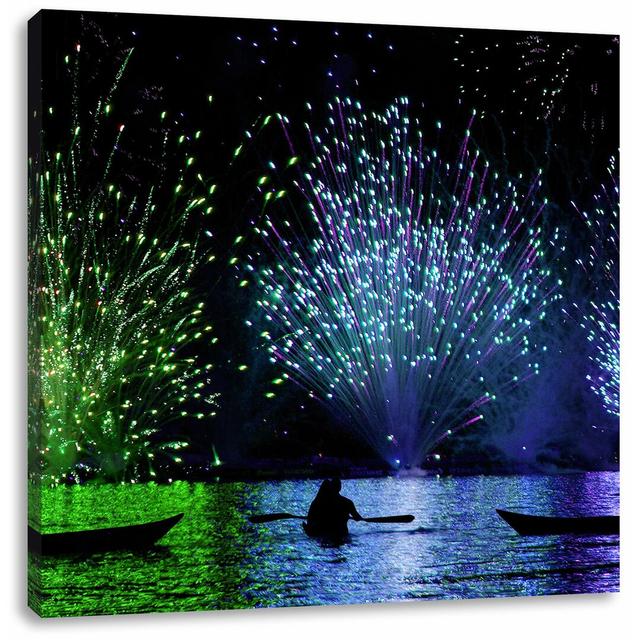 Leinwandbild Feuerwerk auf dem Wasser East Urban Home Größe: 40 cm H x 40 cm B on Productcaster.