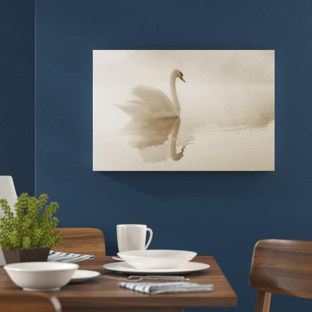 Leinwandbild „Weisser Schwan im Morgennebel" East Urban Home Größe: 70 cm H x 100 cm B on Productcaster.