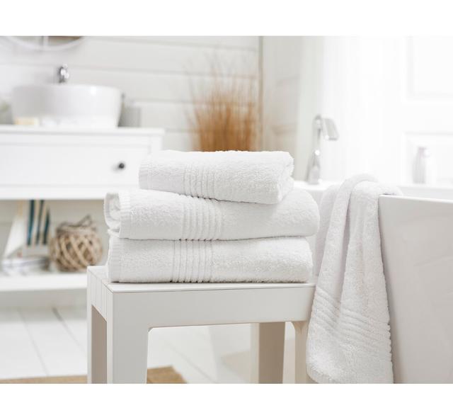 Hand Towel Single Piece The Lyndon Company Colour: White on Productcaster.