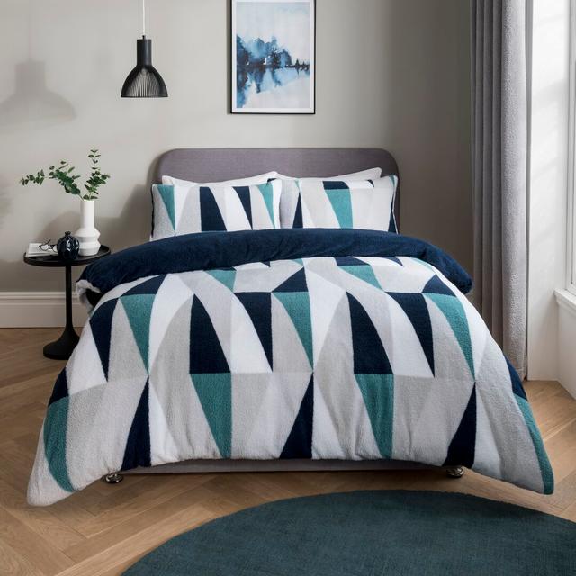 Marview Duvet Cover Set Corrigan Studio Colour: Navy, Size: 230 x 220cm Duvet Cover + 2 Standard on Productcaster.