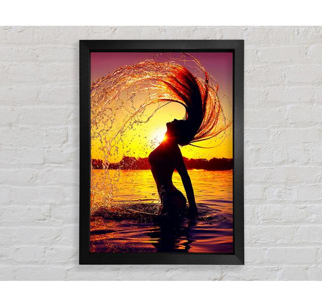 Sonnenuntergang Frau Ocean Splash - Druck Bright Star Größe: 118,9 cm H x 84,1 cm B x 3,4 cm T on Productcaster.