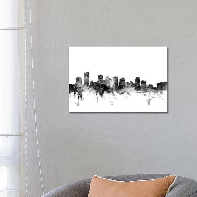 Phoenix, Arizona In Black & White by Michael Tompsett - Wrapped Canvas Gallery-Wrapped Canvas Giclée Latitude Run Size: 45.72cm H x 66.04cm W x 3.81cm on Productcaster.