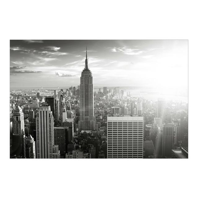 Halbglänzende Tapete New York Manhattan Skyline East Urban Home Größe: 480 cm L x 320 cm B on Productcaster.