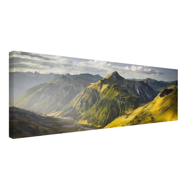 Leinwandbild Berge und Tal der Lechtaler Alpen in Tirol Union Rustic Größe: 30 cm H x 90 cm B, Format: Recycelte Leinwand 330g/m² on Productcaster.