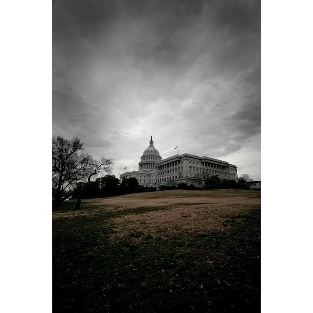 Gewitterwolken über Washington 17 Stories Größe: 30 cm H x 20 cm B on Productcaster.