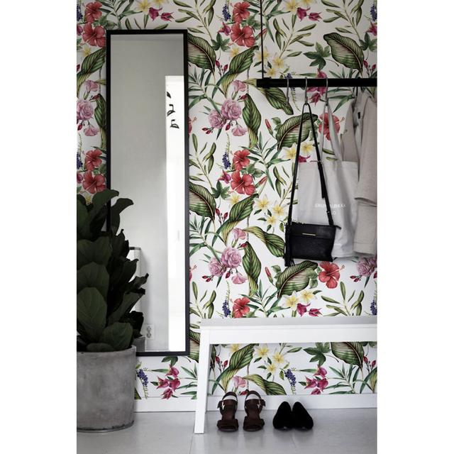 Petrarch Floral Wallpaper ClassicLiving Size: 250 x 104cm on Productcaster.