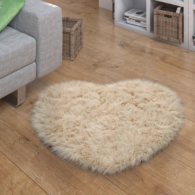 Brumley Heart Hand Tufted Cream Rug Canora Grey Rug Size: Rectangle 80 x 150cm on Productcaster.