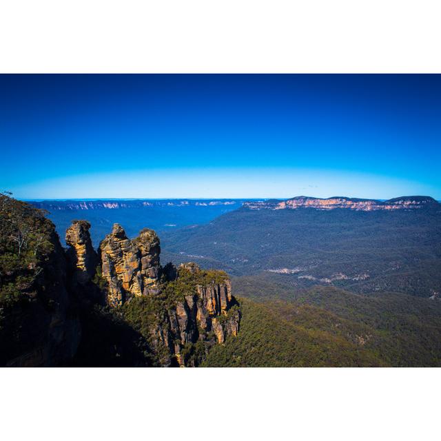 Three Sisters Blue Mountains National Park Australia Union Rustic Size: 81cm H x 122cm W on Productcaster.