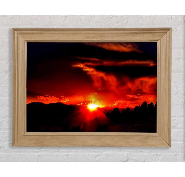 Vibrant Red Sun Clouds - Einzelner Bilderrahmen Kunstdrucke Bright Star Größe: 100cm H x 141,4cm B x 8cm T on Productcaster.