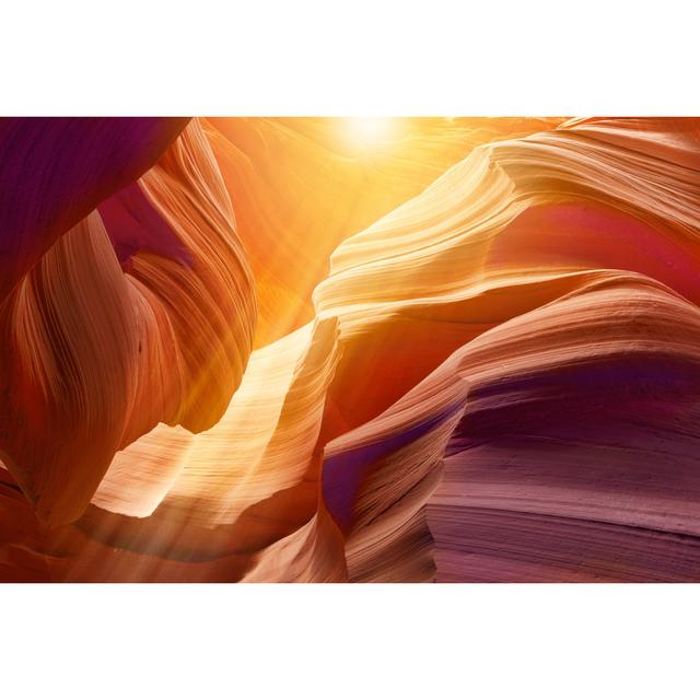 Antelope Canyon mit Sonnenstrahlen 17 Stories Größe: 90 cm H x 60 cm B on Productcaster.