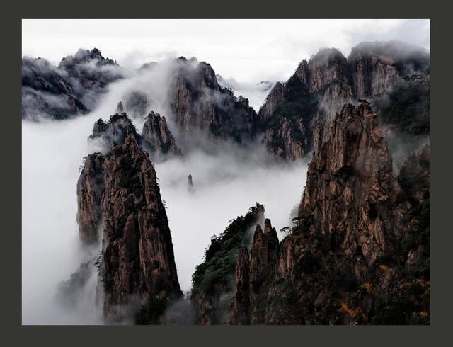 A Sea of Clouds, Huang Shan China 3.09m x 400cm Wallpaper East Urban Home Size: 200 cm x 154 cm on Productcaster.