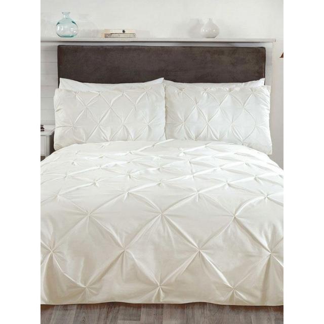 Quang 3 Piece Duvet Cover Set Fairmont Park Colour: Cream on Productcaster.